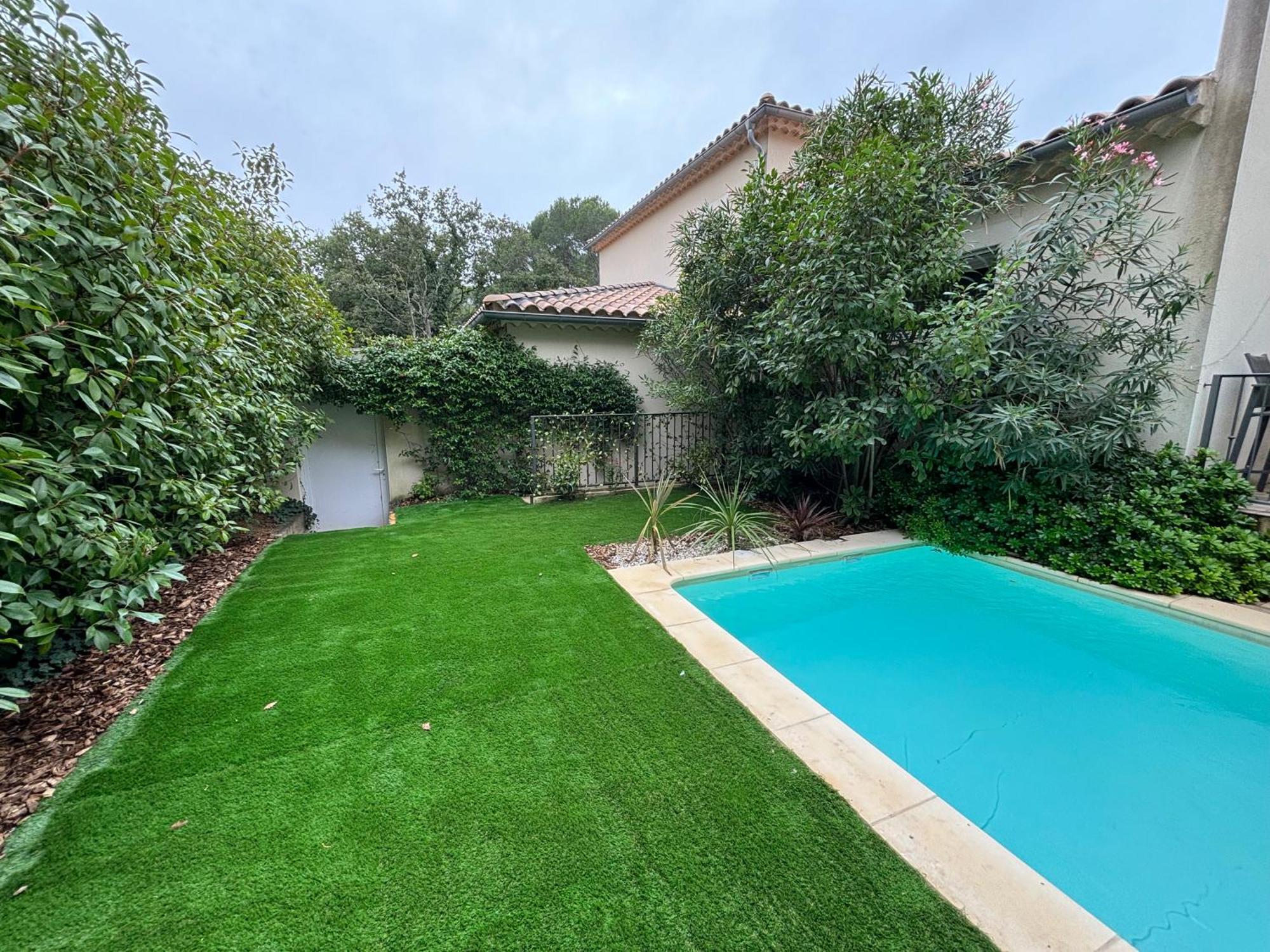 Les Jardins Du Castelas - Piscines, Jardins Et Spas Privatifs Uchaux