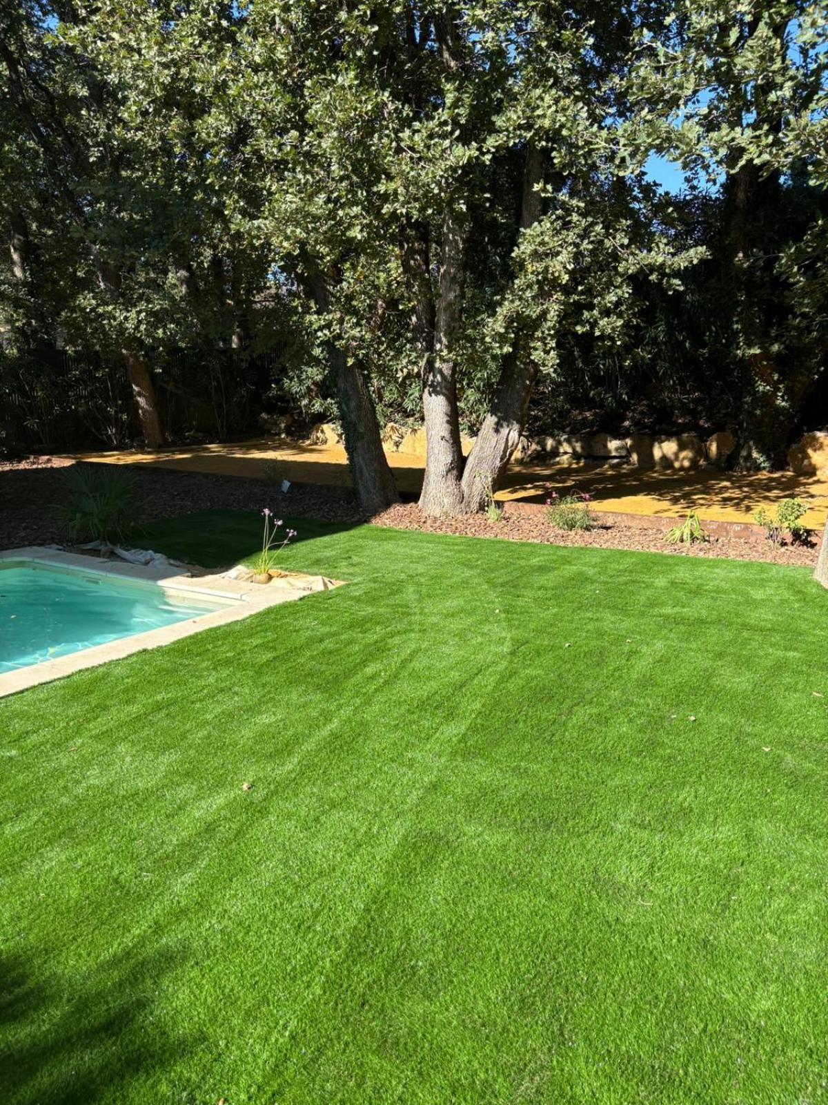Villa Les Jardins Du Castelas - Piscines, Jardins Et Spas Privatifs Uchaux