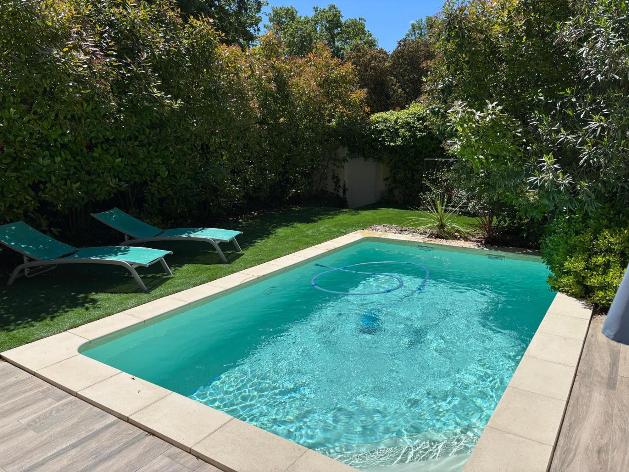 Les Jardins Du Castelas - Piscines, Jardins Et Spas Privatifs Villa Uchaux