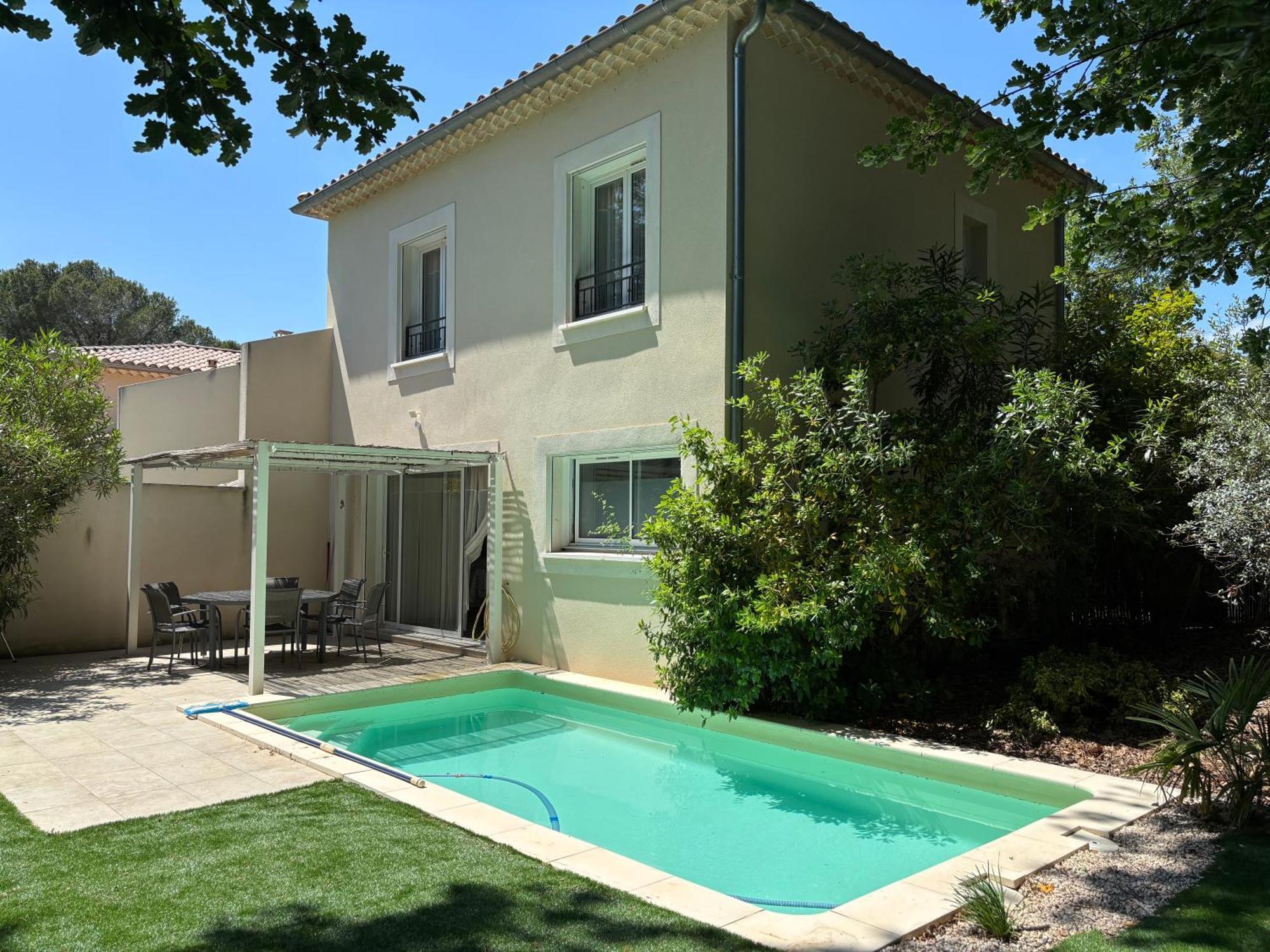 Les Jardins Du Castelas - Piscines, Jardins Et Spas Privatifs *